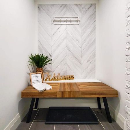 Renovated Guest Suite Near The Lake & High Park In Toronto! Экстерьер фото
