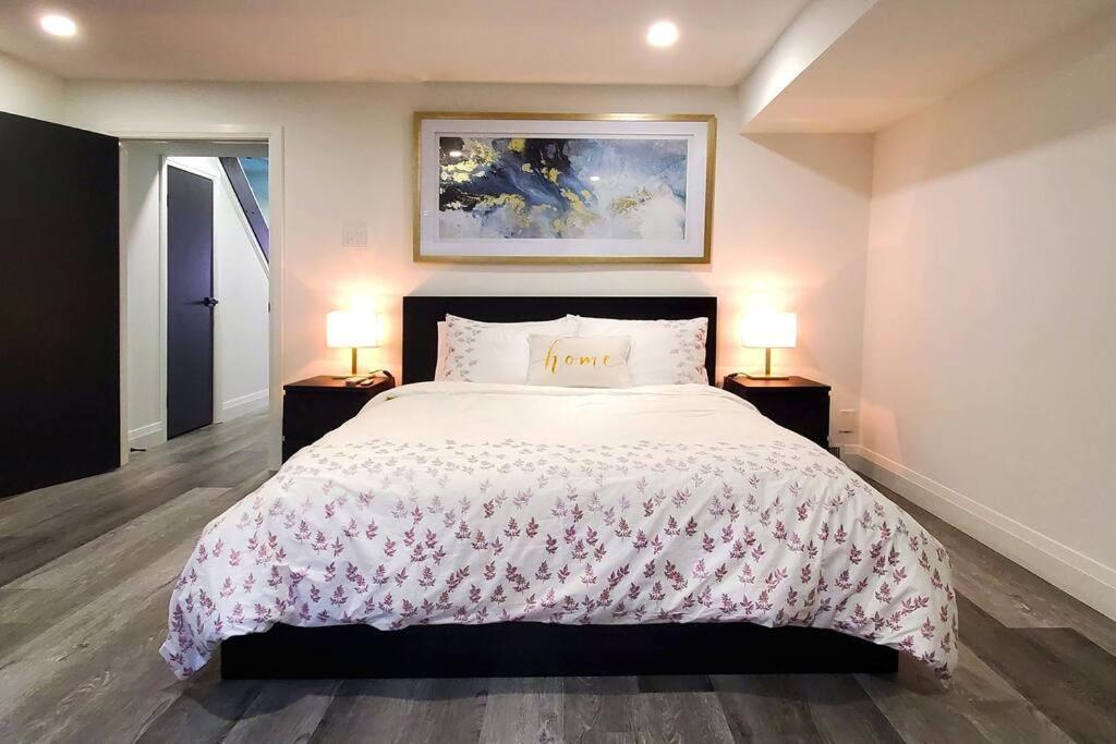 Renovated Guest Suite Near The Lake & High Park In Toronto! Экстерьер фото